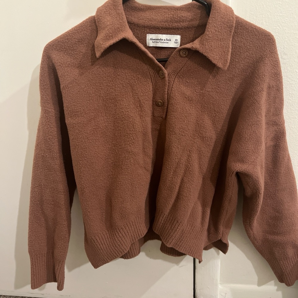 Abercrombie & Fitch Women's Tan V-Neck Sweater